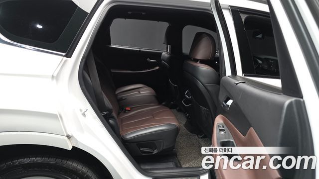 Hyundai Santafe 2019 — photo 18