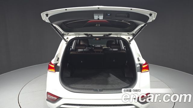 Hyundai Santafe 2019 — photo 26