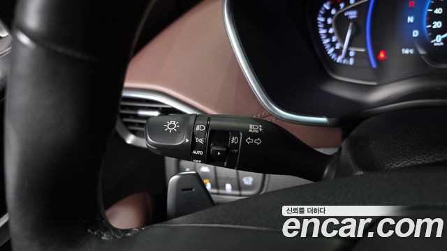 Hyundai Santafe 2019 — photo 31