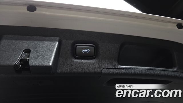 Hyundai Santafe 2019 — photo 35