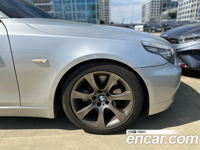 BMW 5-Series 2009 — photo 2