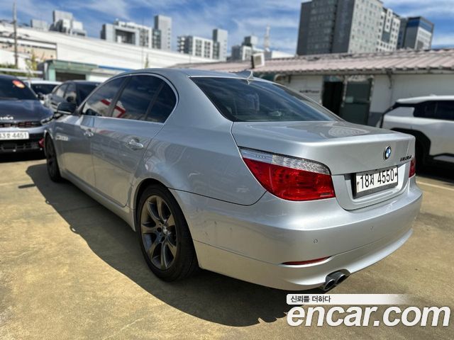 BMW 5-Series 2009 — photo 3
