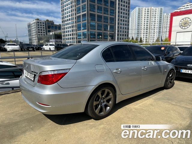 BMW 5-Series 2009 — photo 4