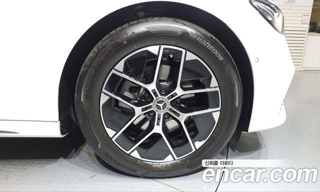 Mercedes-Benz E-Class 2026 — photo 7