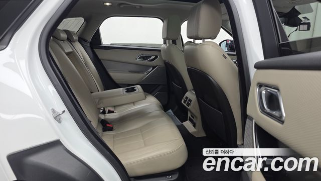 Land Rover Range Rover Velar 2018 — photo 17