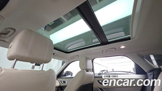 Land Rover Range Rover Velar 2018 — photo 22