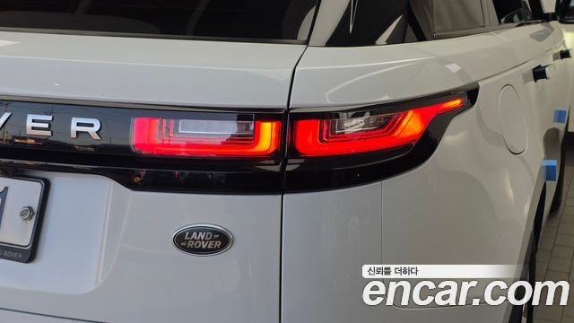 Land Rover Range Rover Velar 2018 — photo 9