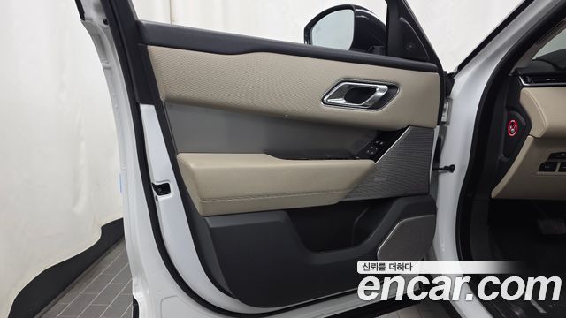 Land Rover Range Rover Velar 2018 — photo 14