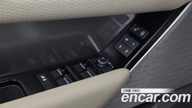 Land Rover Range Rover Velar 2018 — photo 30