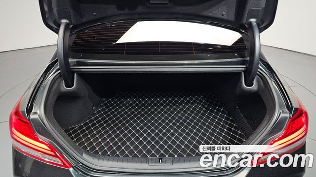 Genesis G70 2019 — photo 26