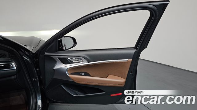 Genesis G70 2019 — photo 14