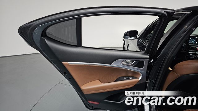 Genesis G70 2019 — photo 15