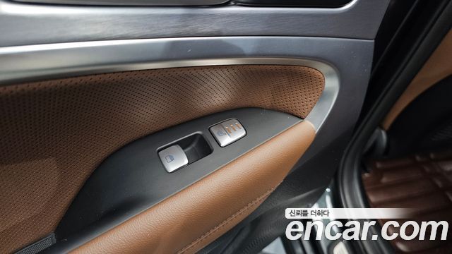 Genesis G70 2019 — photo 27