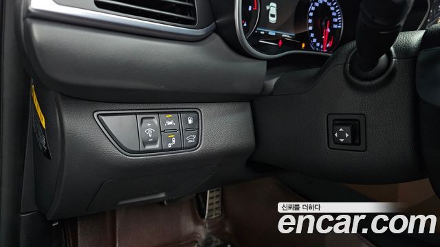 Genesis G70 2019 — photo 31