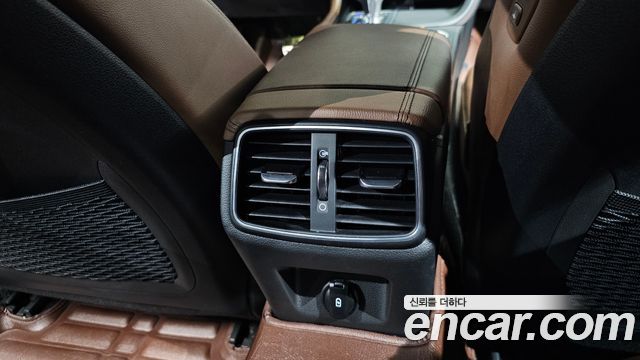 Genesis G70 2019 — photo 34