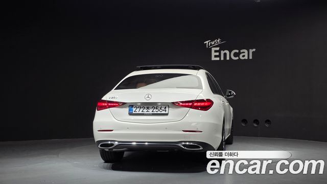 Mercedes-Benz C-Class 2026 — photo 4