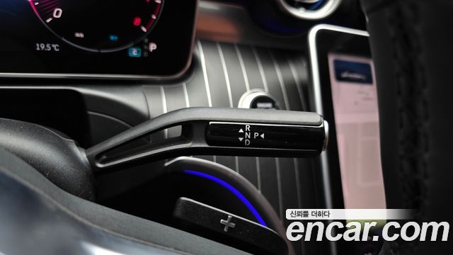Mercedes-Benz C-Class 2026 — photo 12