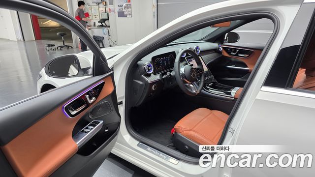 Mercedes-Benz C-Class 2026 — photo 13