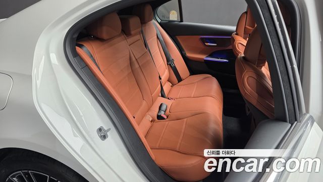 Mercedes-Benz C-Class 2026 — photo 17