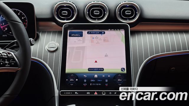 Mercedes-Benz C-Class 2026 — photo 18