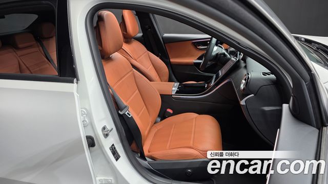 Mercedes-Benz C-Class 2026 — photo 16
