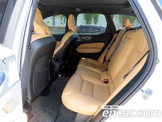 Volvo XC60 2019 — photo 6