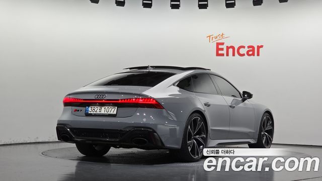 Audi RS7 2021 — photo 2