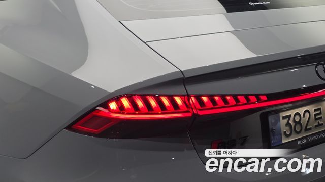 Audi RS7 2021 — photo 9
