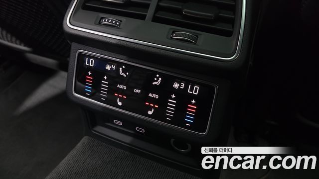 Audi RS7 2021 — photo 28