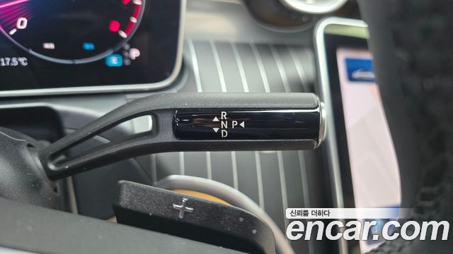 Mercedes-Benz C-Class 2026 — photo 9