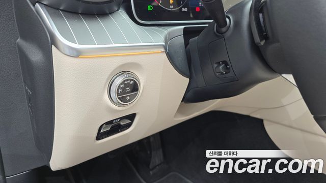 Mercedes-Benz C-Class 2026 — photo 20