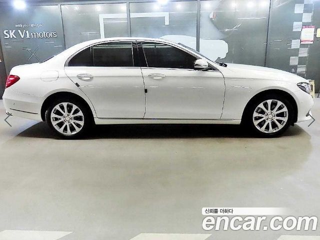 Mercedes-Benz E-Class 2017 — photo 3