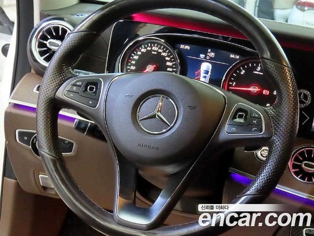Mercedes-Benz E-Class 2017 — photo 8