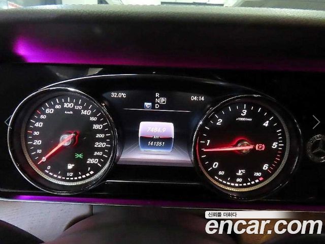 Mercedes-Benz E-Class 2017 — photo 9