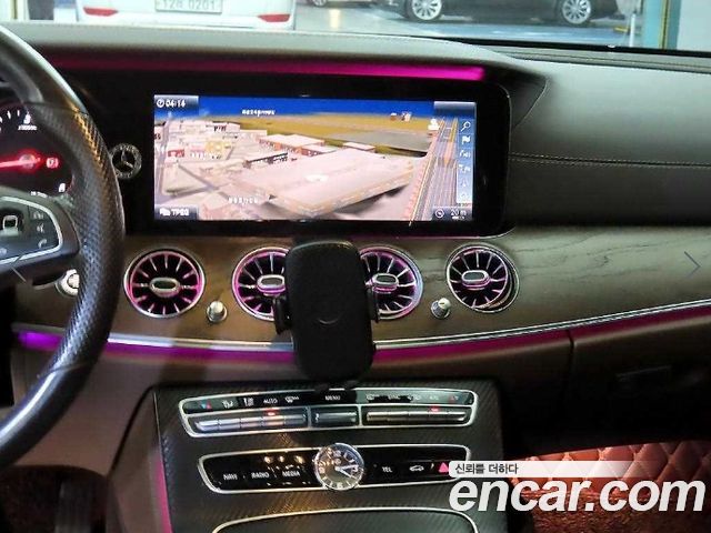 Mercedes-Benz E-Class 2017 — photo 11