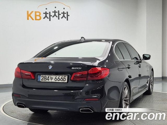 BMW 5-Series 2020 — photo 3
