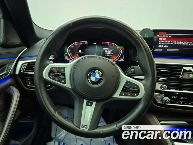 BMW 5-Series 2020 — photo 9