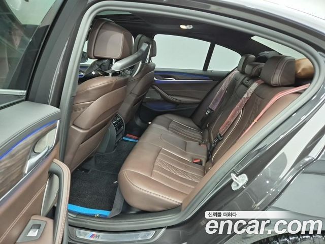 BMW 5-Series 2020 — photo 12