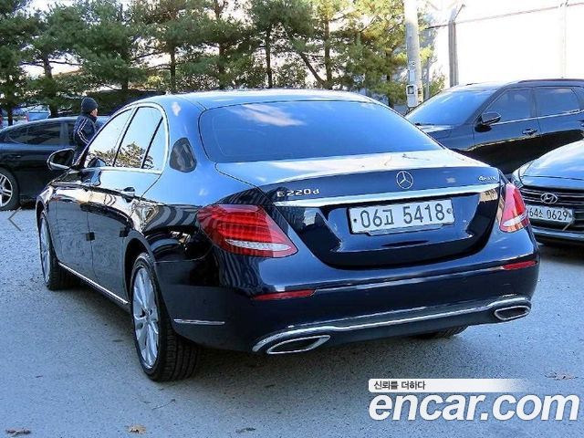 Mercedes-Benz E-Class 2018 — photo 3
