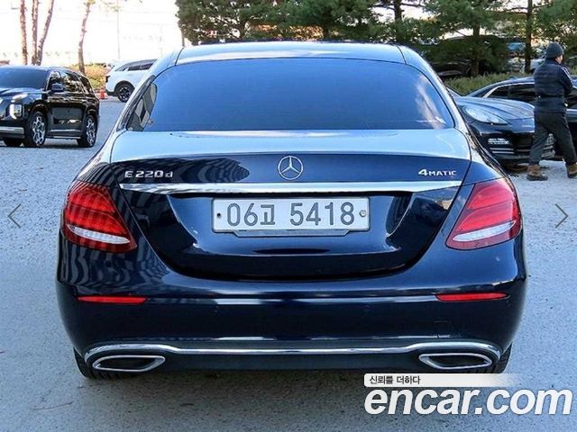 Mercedes-Benz E-Class 2018 — photo 4