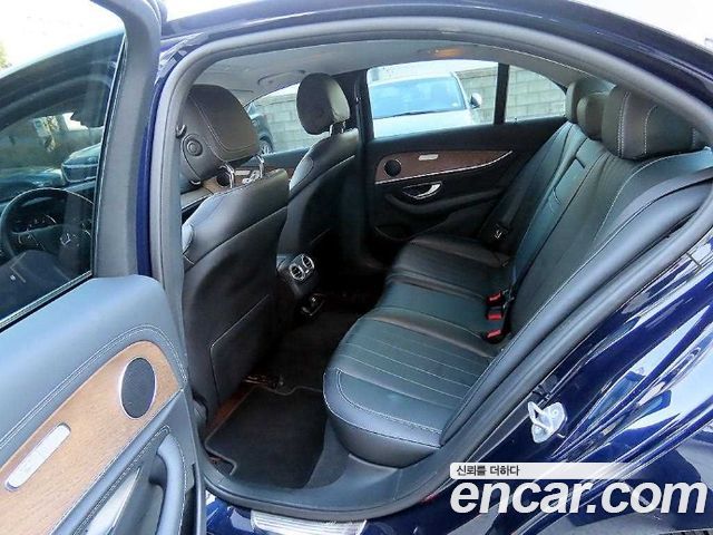 Mercedes-Benz E-Class 2018 — photo 6