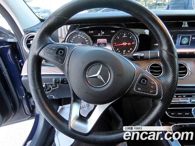 Mercedes-Benz E-Class 2018 — photo 8