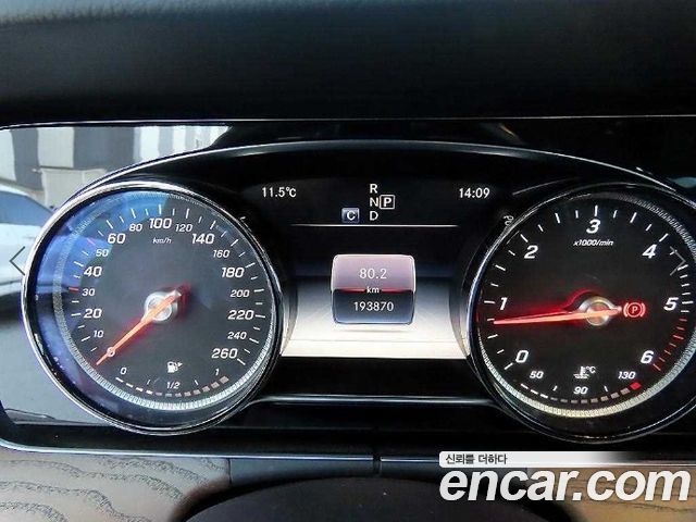 Mercedes-Benz E-Class 2018 — photo 9