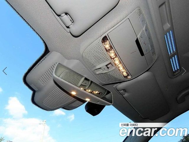 Mercedes-Benz E-Class 2018 — photo 16