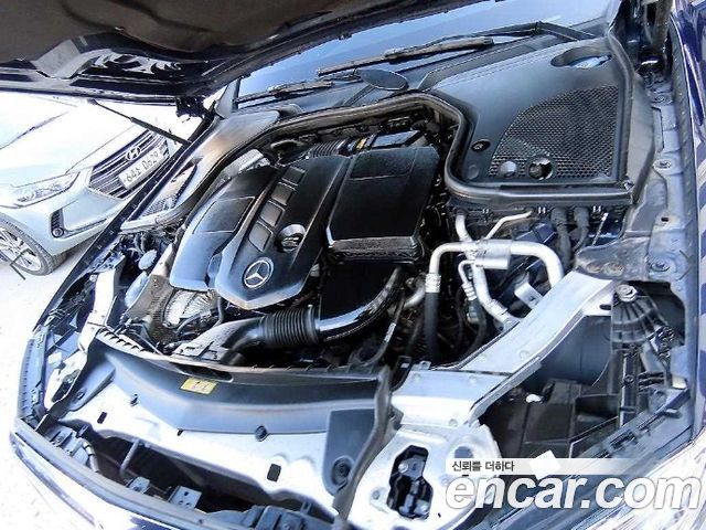 Mercedes-Benz E-Class 2018 — photo 19