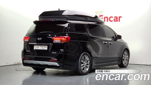 Kia Canival 2017 — photo 2