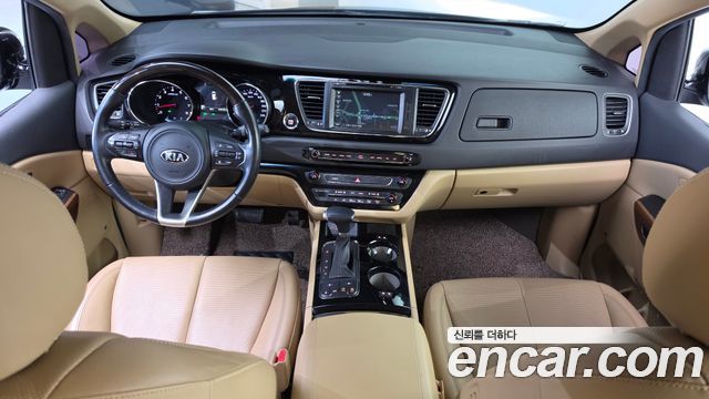 Kia Canival 2017 — photo 10