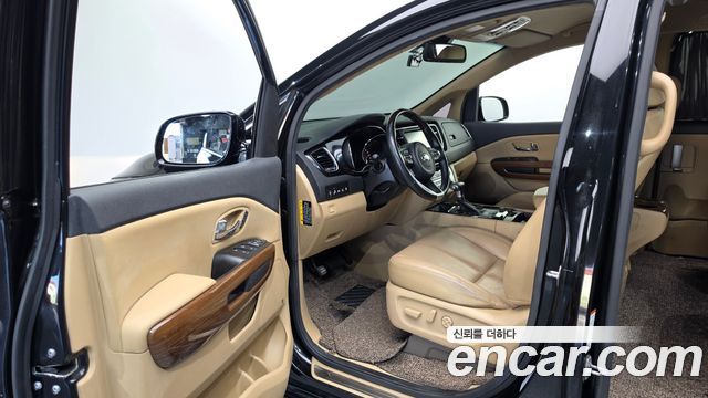 Kia Canival 2017 — photo 13
