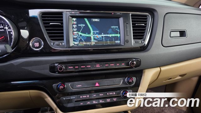 Kia Canival 2017 — photo 20