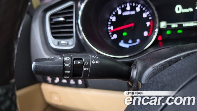 Kia Canival 2017 — photo 22